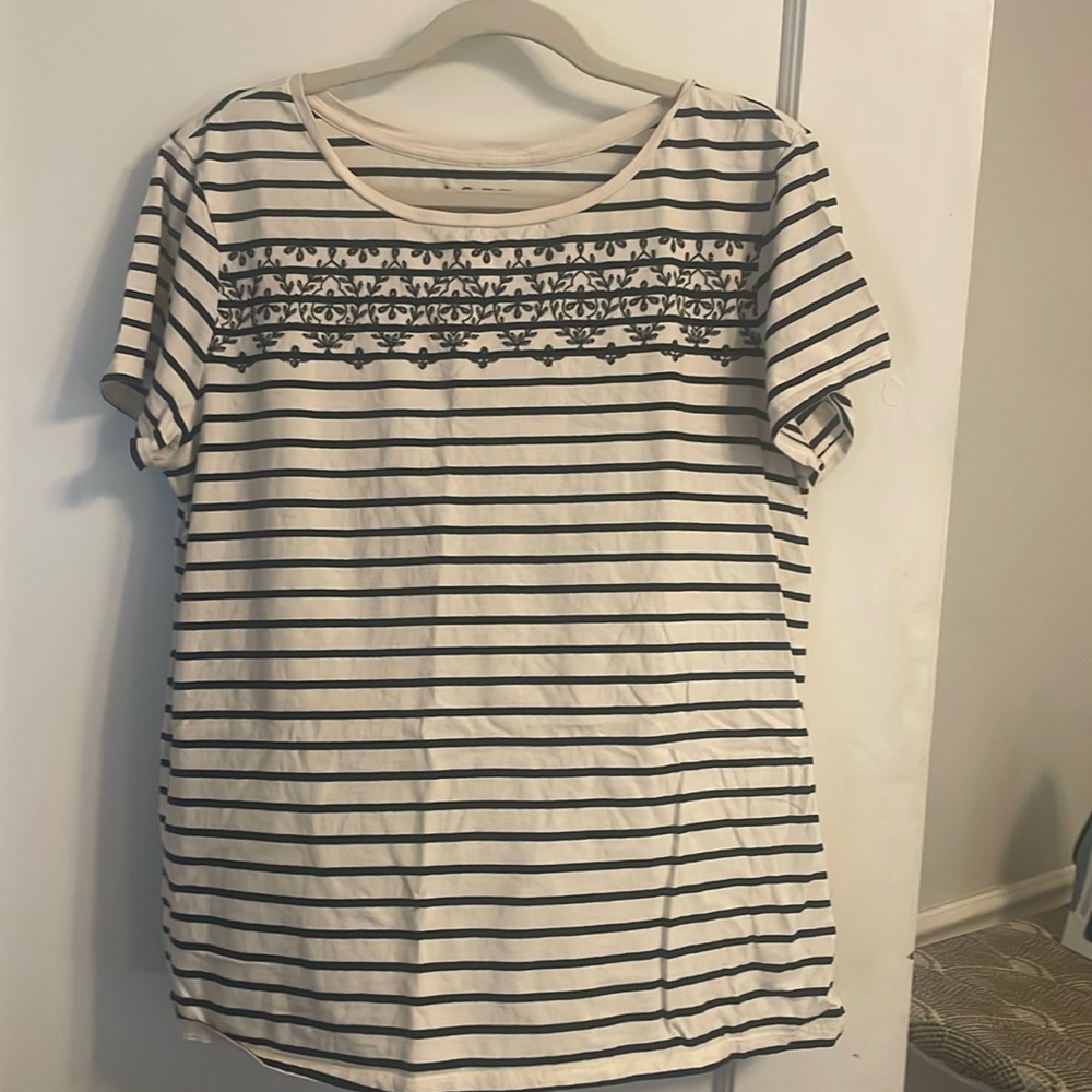 EUC embrodiered tshirt